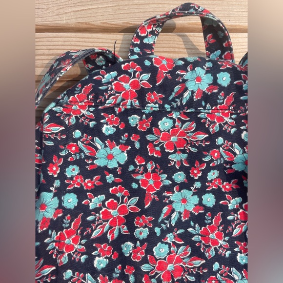 Hollister navy floral backpack - Picture 4 of 5